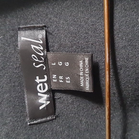 🔴⚫️Wet seal Faux Leather Cropped Jacket - Picture 4 of 8